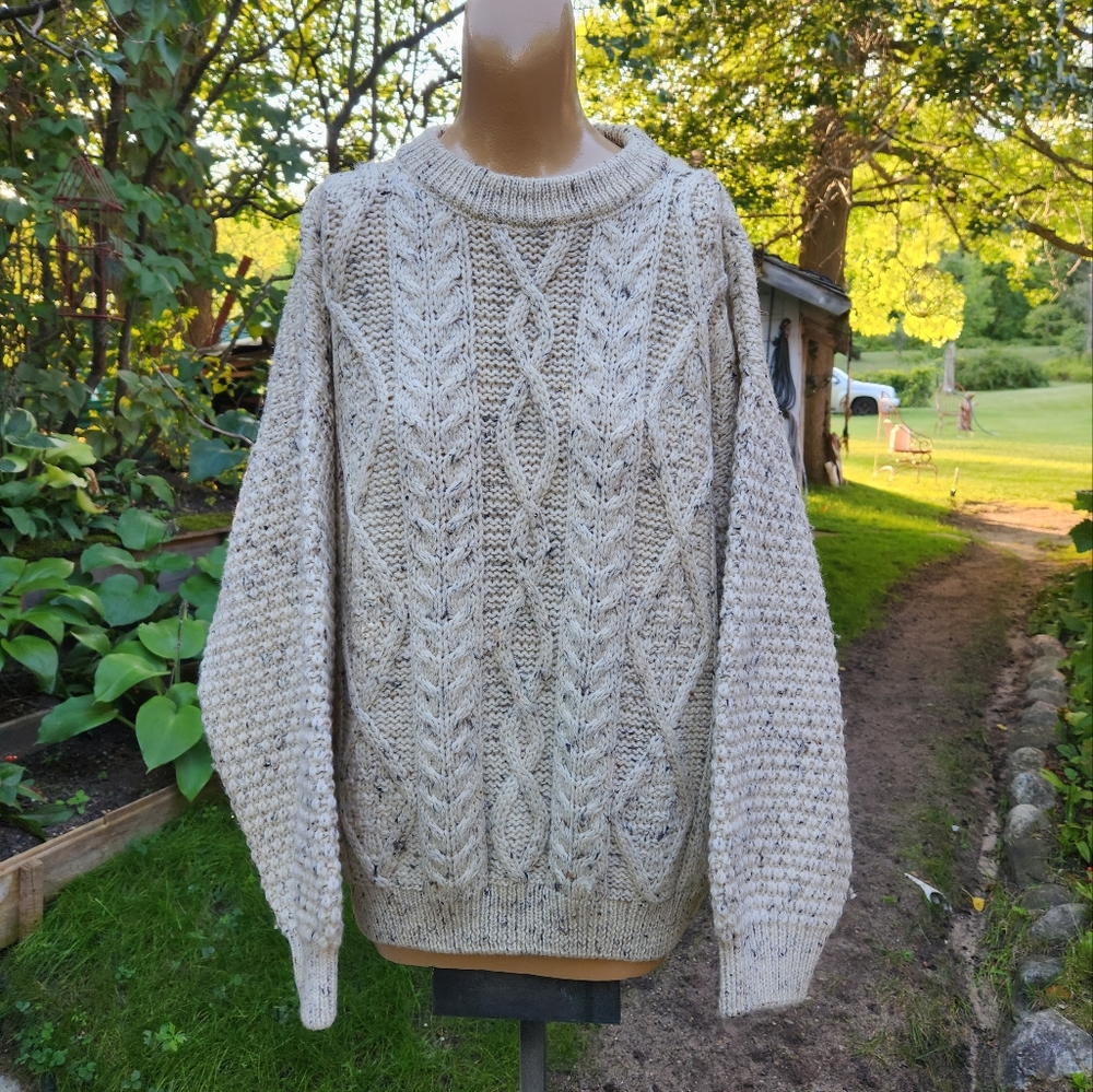 VINTAGE wool cable knit sweater